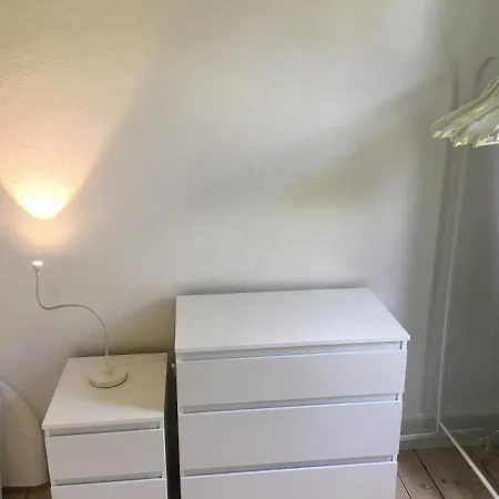 Three-bedroom In - Carlsgade 9 Apt 1 *