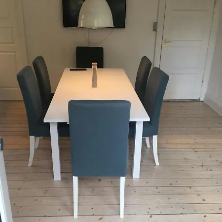 Three-bedroom In - Carlsgade 9 Apt 1 Apartament